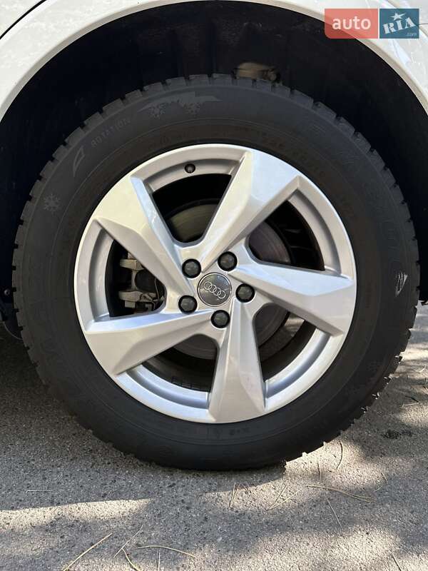 Позашляховик / Кросовер Audi Q3 2019 в Білогородці