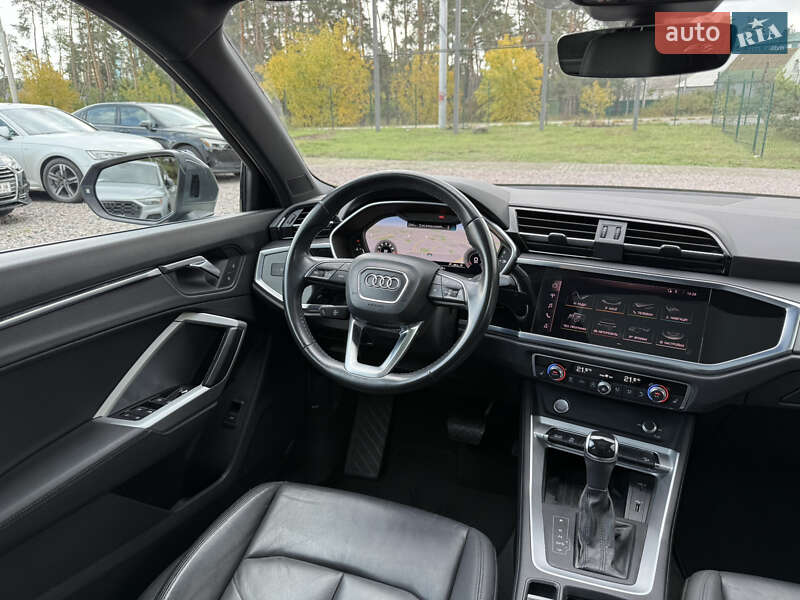 Внедорожник / Кроссовер Audi Q3 2019 в Киеве