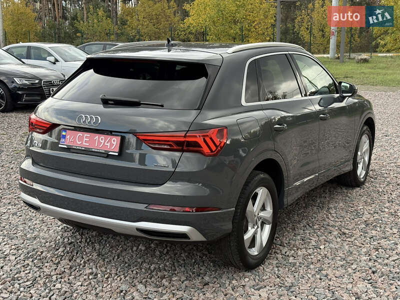 Внедорожник / Кроссовер Audi Q3 2019 в Киеве