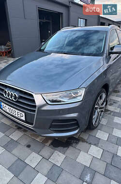 Позашляховик / Кросовер Audi Q3 2016 в 