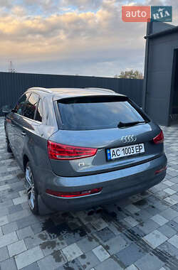 Позашляховик / Кросовер Audi Q3 2016 в 
