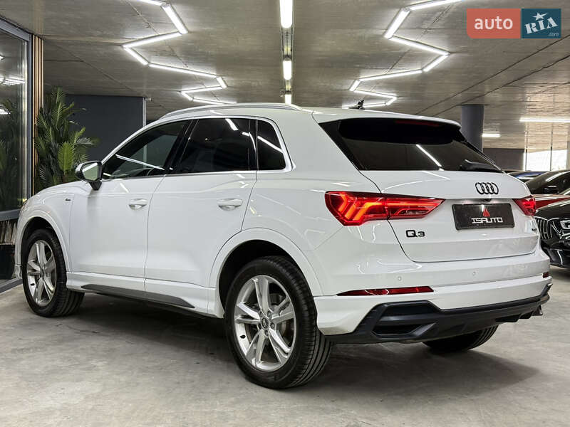 Позашляховик / Кросовер Audi Q3 2019 в Одесі