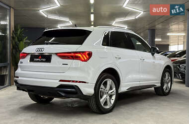 Позашляховик / Кросовер Audi Q3 2019 в 