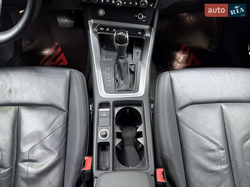 Позашляховик / Кросовер Audi Q3 2019 в Одесі