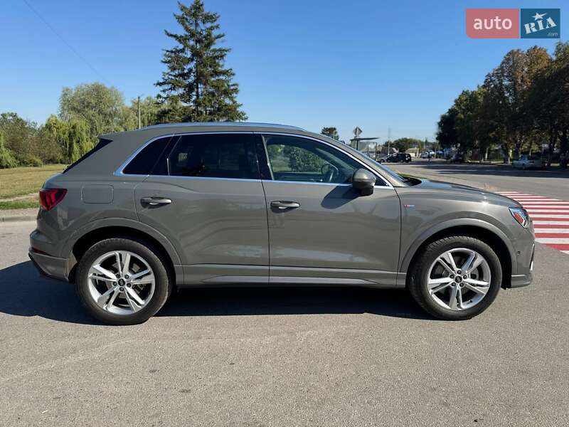 Позашляховик / Кросовер Audi Q3 2024 в Новомосковську