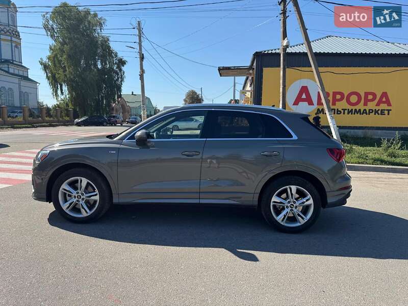 Позашляховик / Кросовер Audi Q3 2024 в Новомосковську