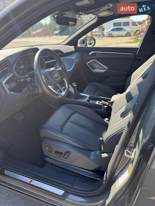 Позашляховик / Кросовер Audi Q3 2024 в Новомосковську