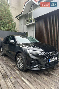 Позашляховик / Кросовер Audi Q3 2022 в 