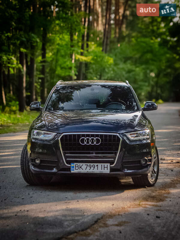 Позашляховик / Кросовер Audi Q3 2015 в Києві