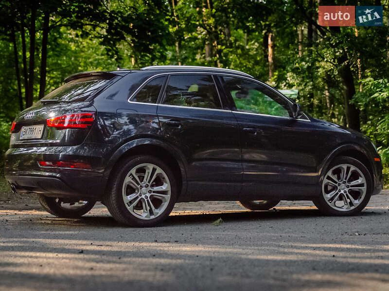 Позашляховик / Кросовер Audi Q3 2015 в Києві