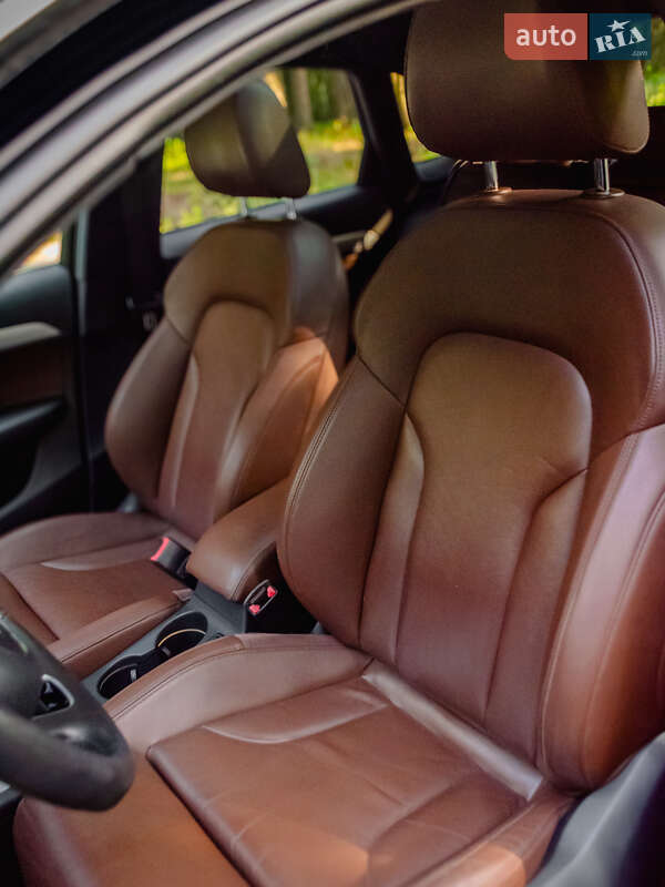 Позашляховик / Кросовер Audi Q3 2015 в Києві