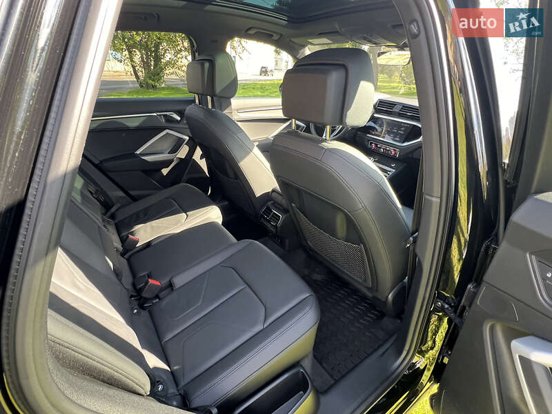 Внедорожник / Кроссовер Audi Q3 2023 в Одессе