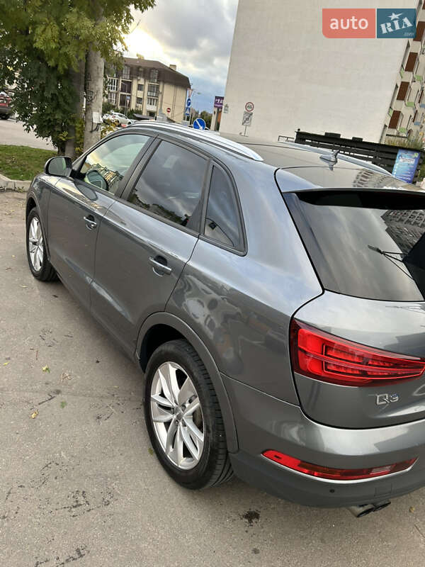 Позашляховик / Кросовер Audi Q3 2016 в Києві