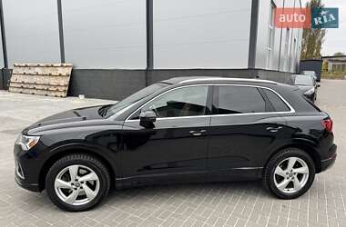 Позашляховик / Кросовер Audi Q3 2019 в 
