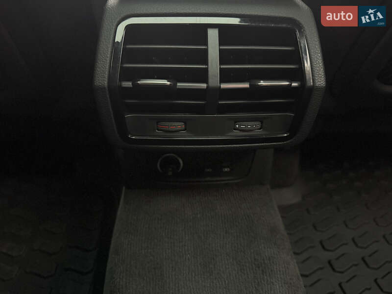 Позашляховик / Кросовер Audi Q3 2021 в Києві фото 23 Позашляховик / Кросовер Audi Q3 2021 в Києві