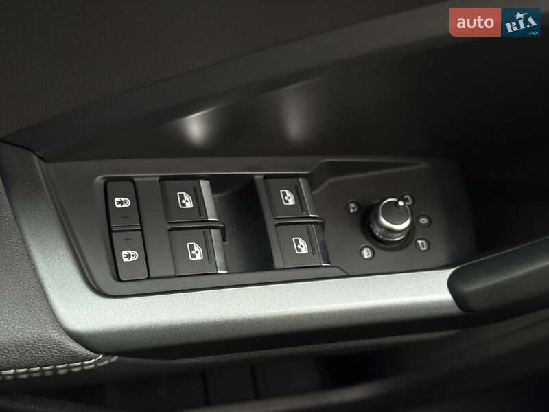 Позашляховик / Кросовер Audi Q3 2021 в Києві фото 40 Позашляховик / Кросовер Audi Q3 2021 в Києві