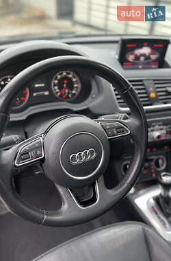 Внедорожник / Кроссовер Audi Q3 2015 в 