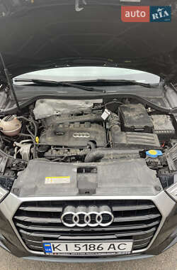 Внедорожник / Кроссовер Audi Q3 2015 в 