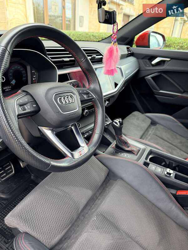 Позашляховик / Кросовер Audi Q3 2021 в Києві фото 6 Позашляховик / Кросовер Audi Q3 2021 в Києві