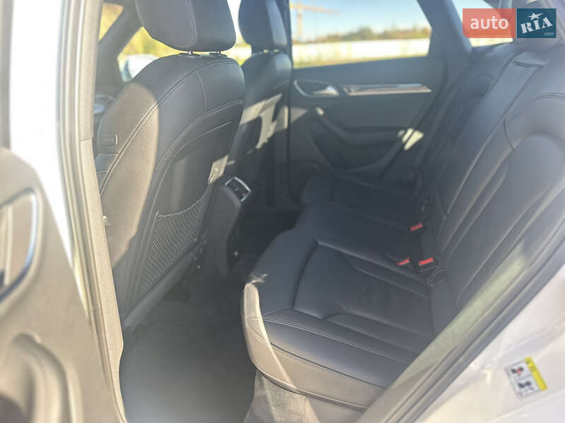 Внедорожник / Кроссовер Audi Q3 2015 в Львове