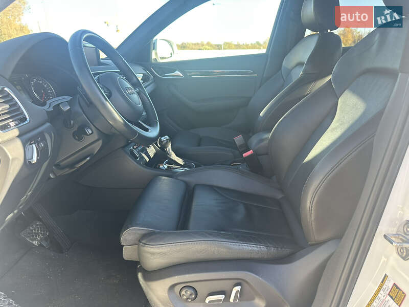 Внедорожник / Кроссовер Audi Q3 2015 в Львове