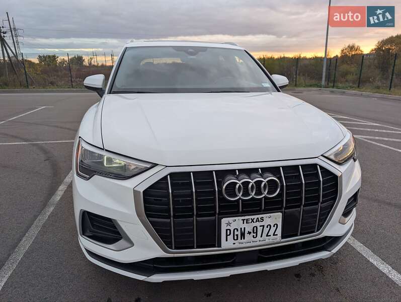 Позашляховик / Кросовер Audi Q3 2021 в Рівному