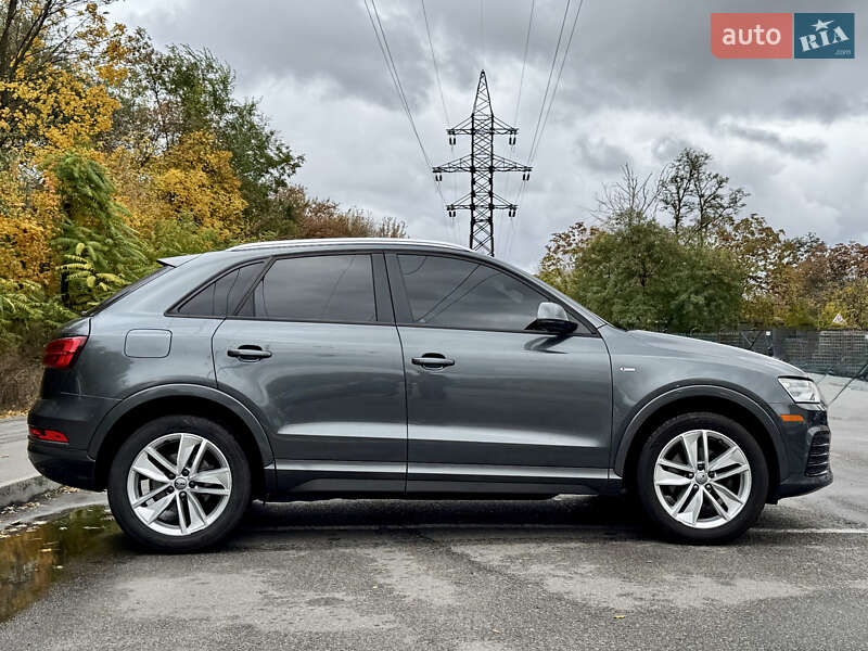 Внедорожник / Кроссовер Audi Q3 2017 в Днепре
