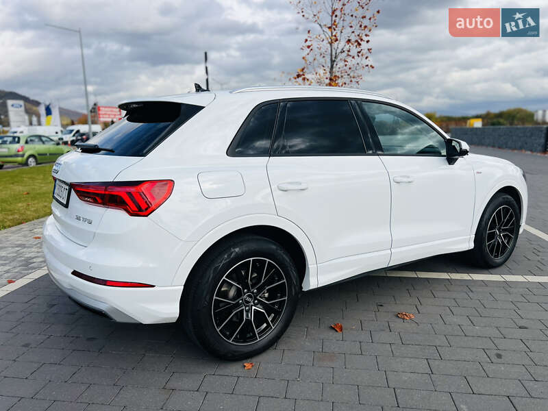 Позашляховик / Кросовер Audi Q3 2022 в Мукачевому