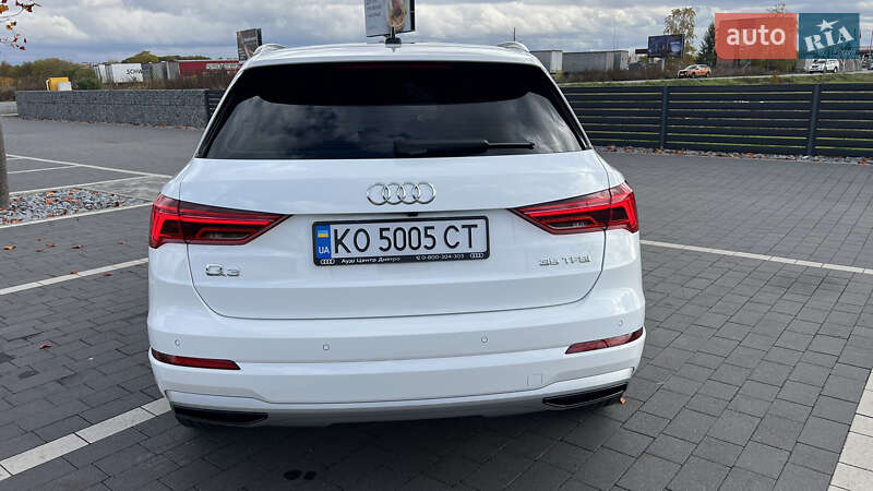 Позашляховик / Кросовер Audi Q3 2022 в Мукачевому