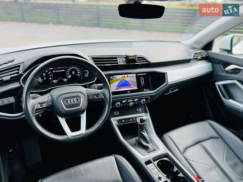 Позашляховик / Кросовер Audi Q3 2022 в Мукачевому