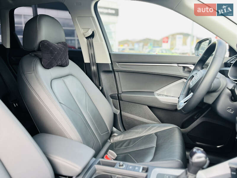 Позашляховик / Кросовер Audi Q3 2022 в Мукачевому