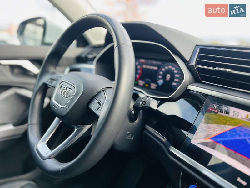 Позашляховик / Кросовер Audi Q3 2022 в Мукачевому