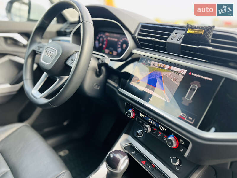 Позашляховик / Кросовер Audi Q3 2022 в Мукачевому