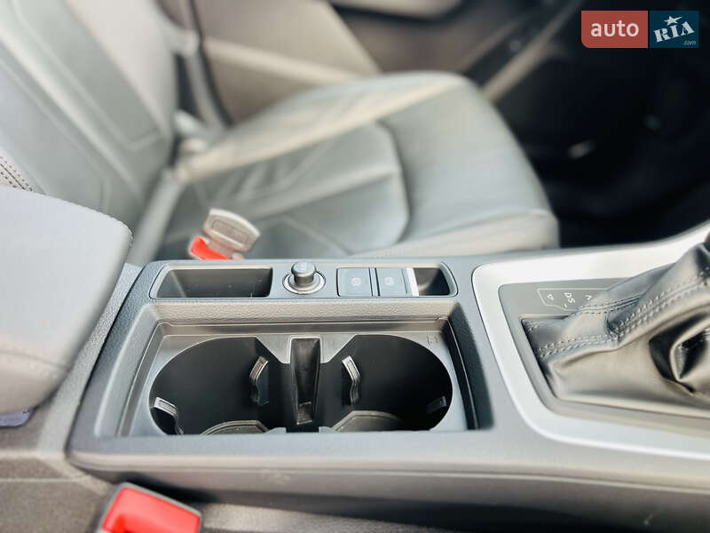 Позашляховик / Кросовер Audi Q3 2022 в Мукачевому