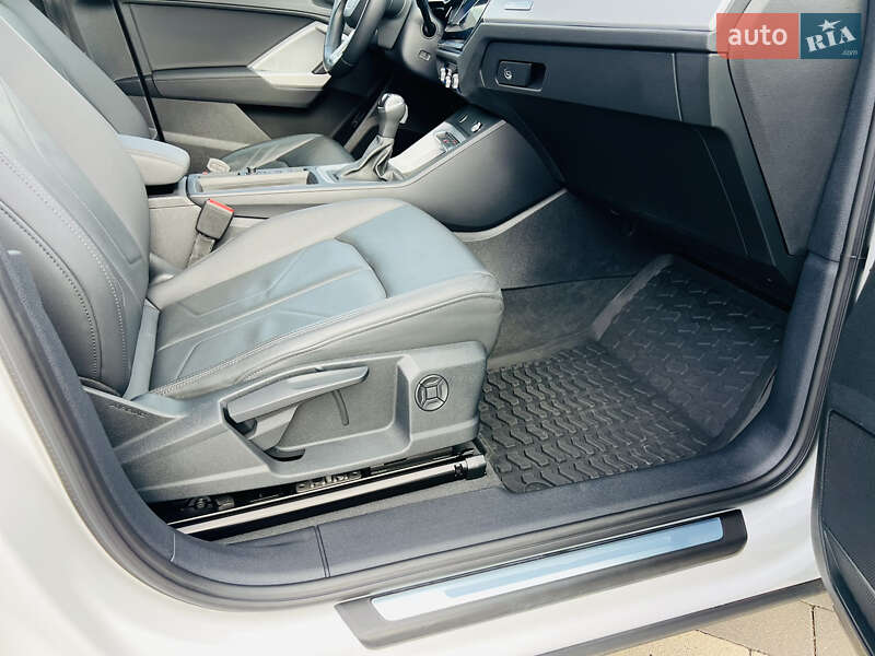 Позашляховик / Кросовер Audi Q3 2022 в Мукачевому