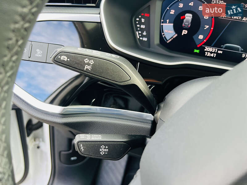 Позашляховик / Кросовер Audi Q3 2022 в Мукачевому