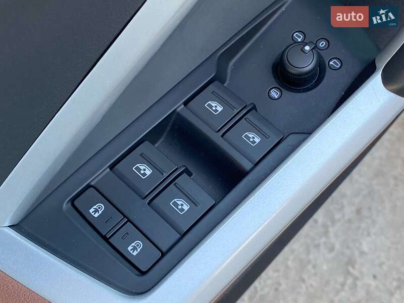 Позашляховик / Кросовер Audi Q3 2022 в Києві фото 27 Позашляховик / Кросовер Audi Q3 2022 в Києві