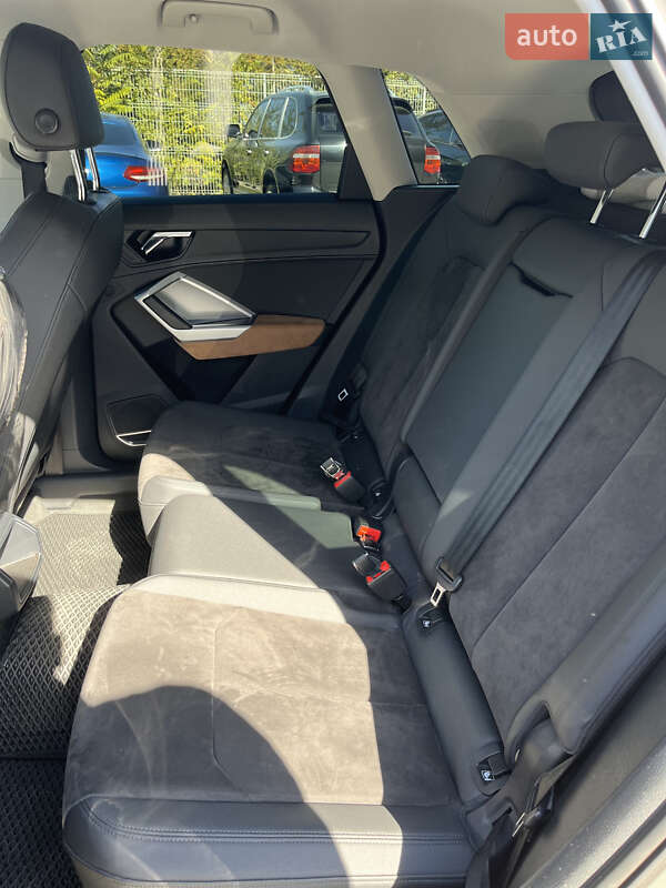 Позашляховик / Кросовер Audi Q3 2019 в Дніпрі фото 11 Позашляховик / Кросовер Audi Q3 2019 в Дніпрі
