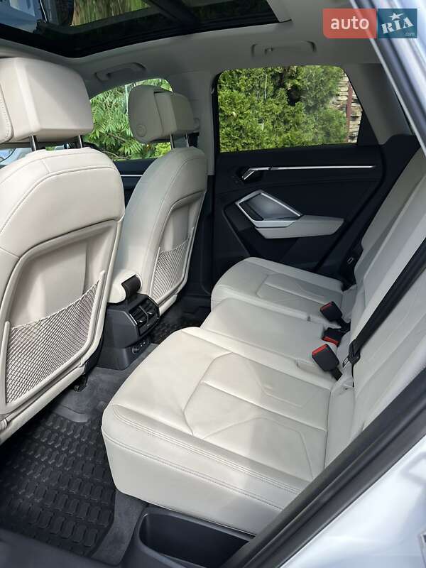 Внедорожник / Кроссовер Audi Q3 2019 в Харькове