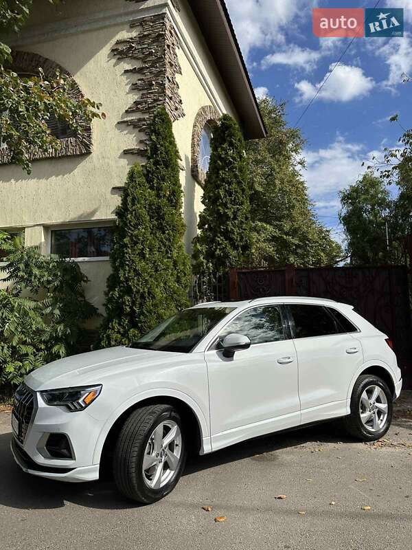 Внедорожник / Кроссовер Audi Q3 2019 в Харькове