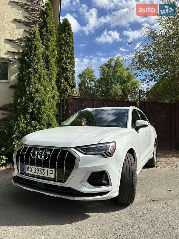 Внедорожник / Кроссовер Audi Q3 2019 в Харькове