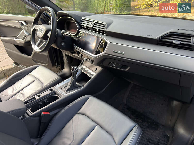 Позашляховик / Кросовер Audi Q3 2022 в Львові фото 15 Позашляховик / Кросовер Audi Q3 2022 в Львові