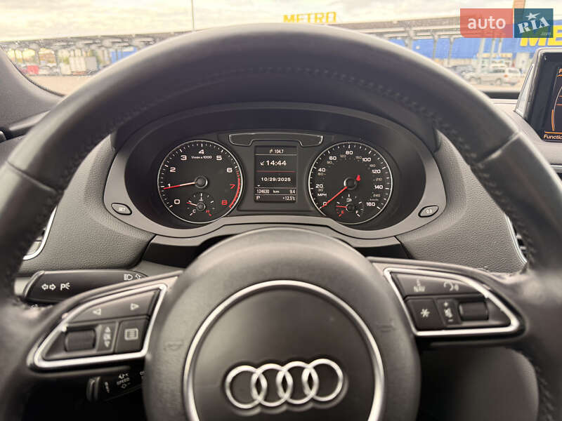 Внедорожник / Кроссовер Audi Q3 2015 в Львове