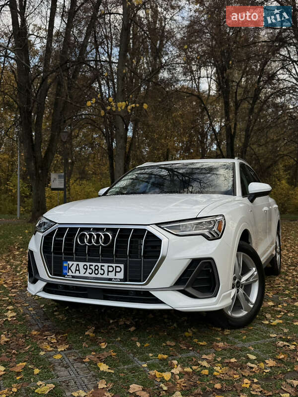 Позашляховик / Кросовер Audi Q3 2023 в Києві