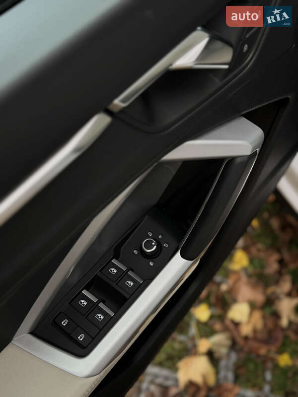 Позашляховик / Кросовер Audi Q3 2023 в Києві