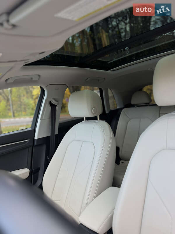 Позашляховик / Кросовер Audi Q3 2023 в Києві