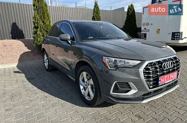Внедорожник / Кроссовер Audi Q3 2019 в Тернополе