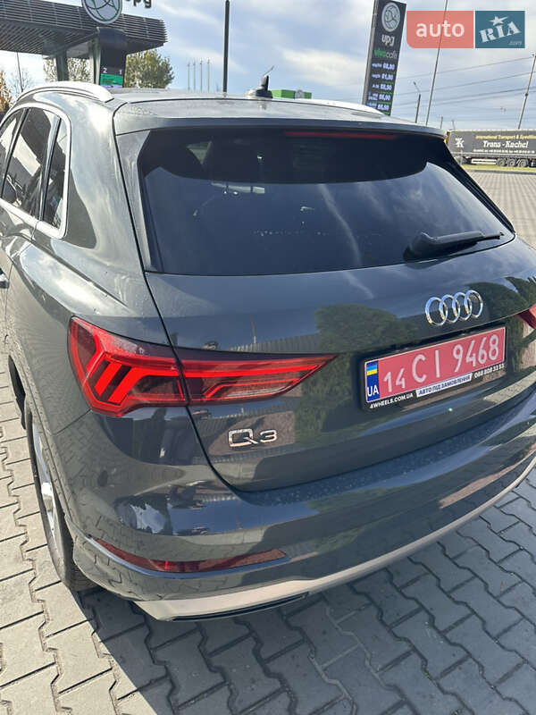 Внедорожник / Кроссовер Audi Q3 2019 в Тернополе