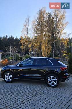 Внедорожник / Кроссовер Audi Q3 2022 в Старом Самборе