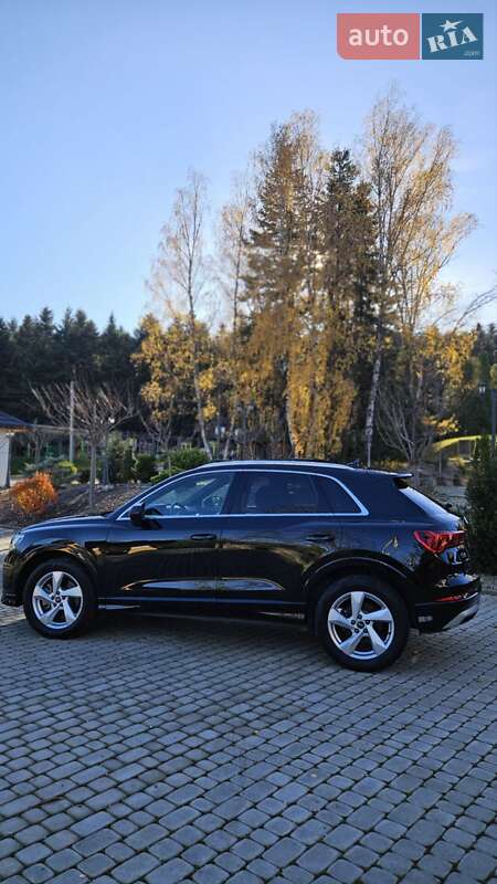 Позашляховик / Кросовер Audi Q3 2022 в Старому Самборі фото Позашляховик / Кросовер Audi Q3 2022 в Старому Самборі